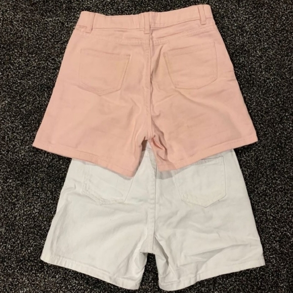 White and pink shorts - Picture 2 of 3